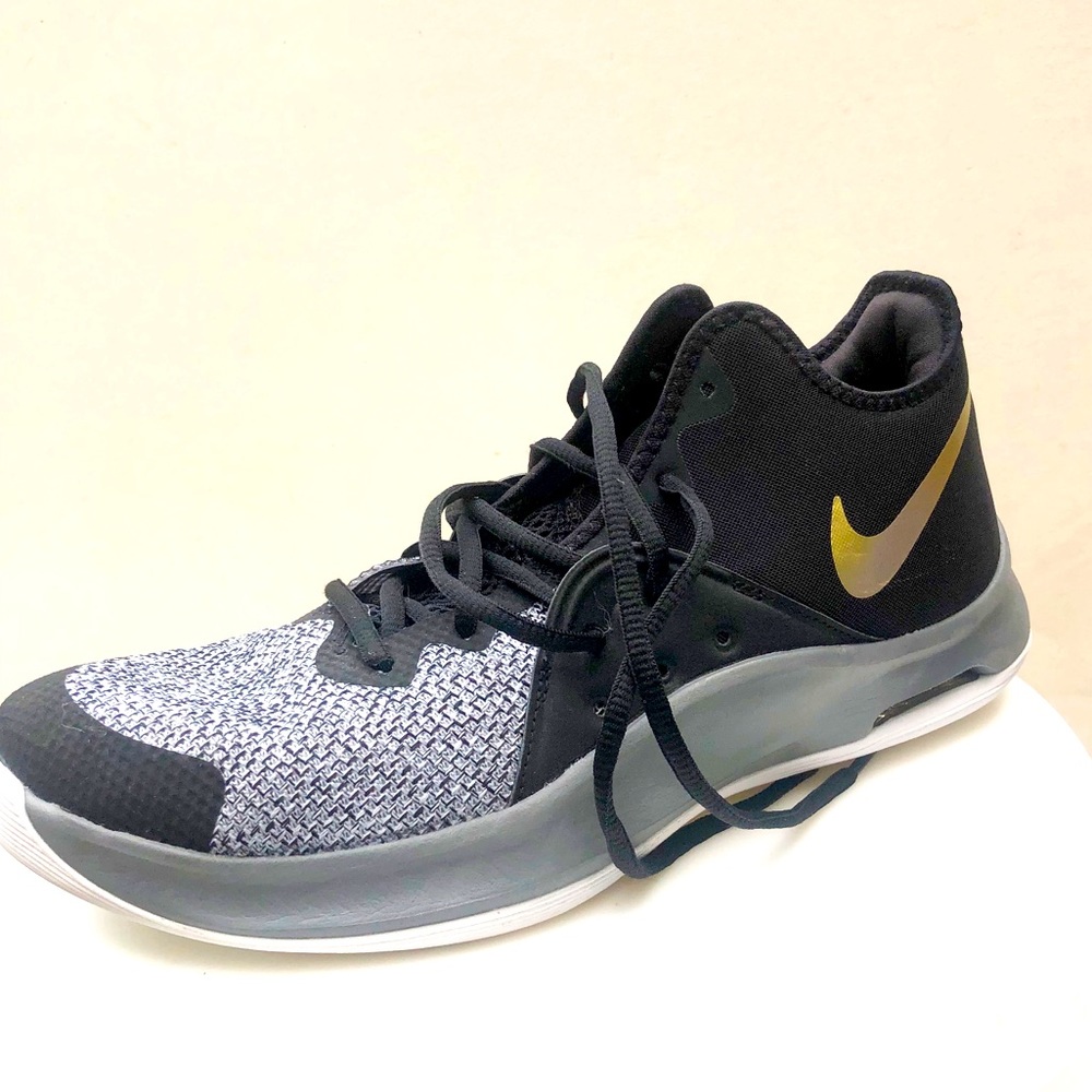 NIKE AIR VERSITILE III black Basketball shoes 9.5